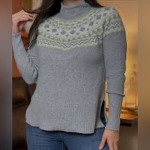 🌺TAHARI GREY AND GREEN MOCK TURTLENECK SWEATER SIZE LARGE🌺